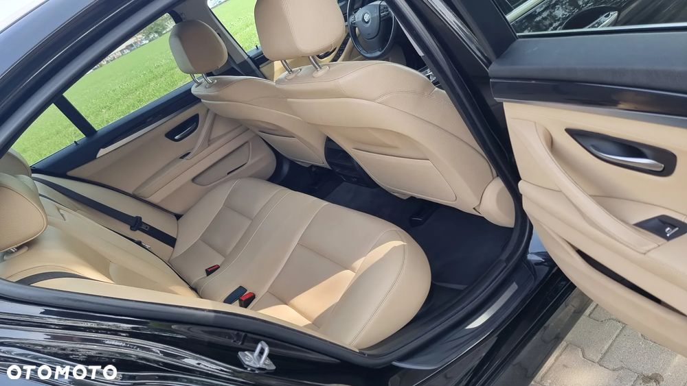 BMW Seria 5 520d - 12