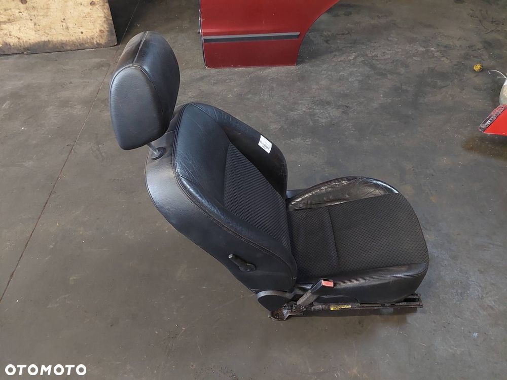 FOTEL LEWY PRZÓD FORD FOCUS MK2 PÓŁ SKÓRA 5D EU - 6