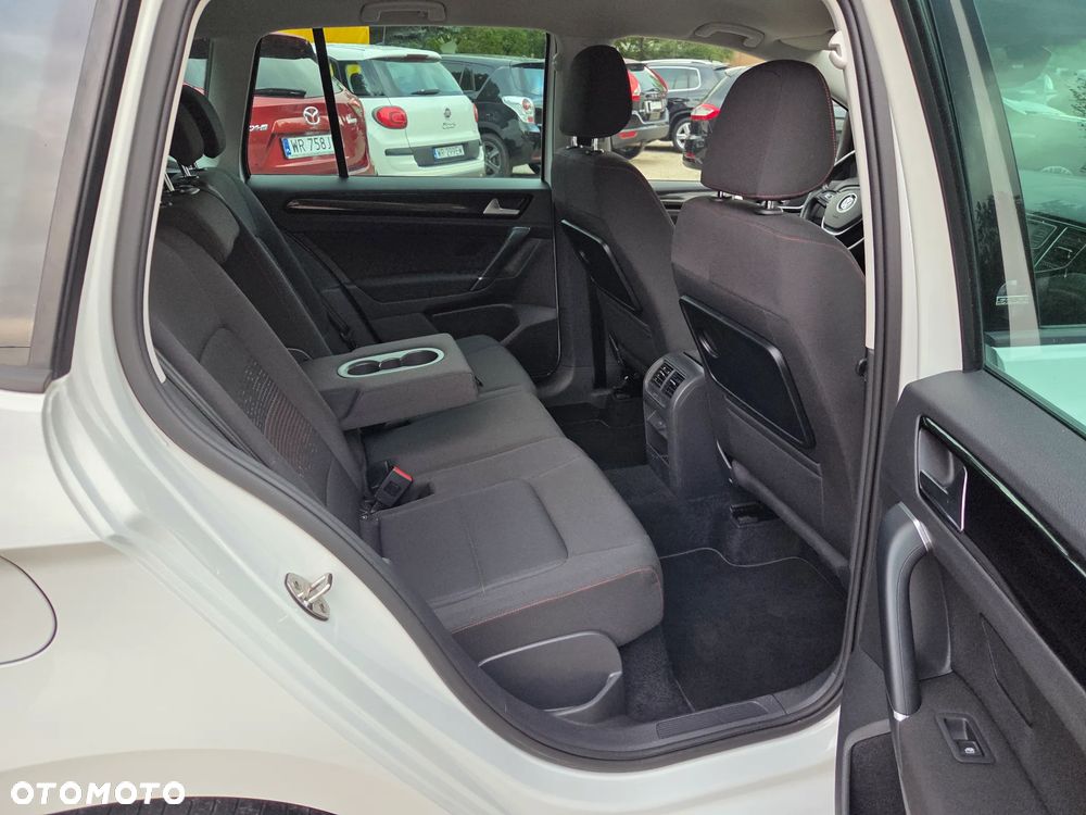 Volkswagen Golf 2.0 TDI Sound - 22