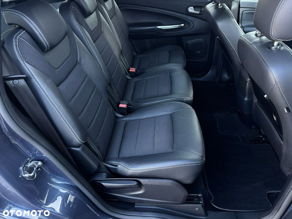 Ford S-Max 2.0 TDCi DPF Titanium X - 21