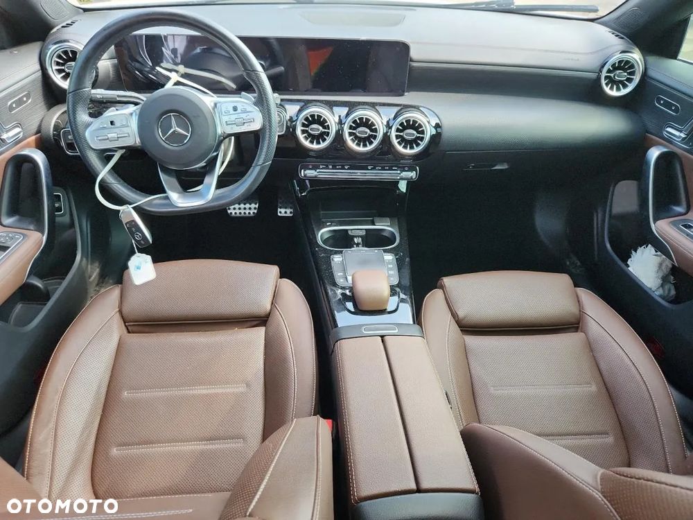 Mercedes-Benz CLA - 8