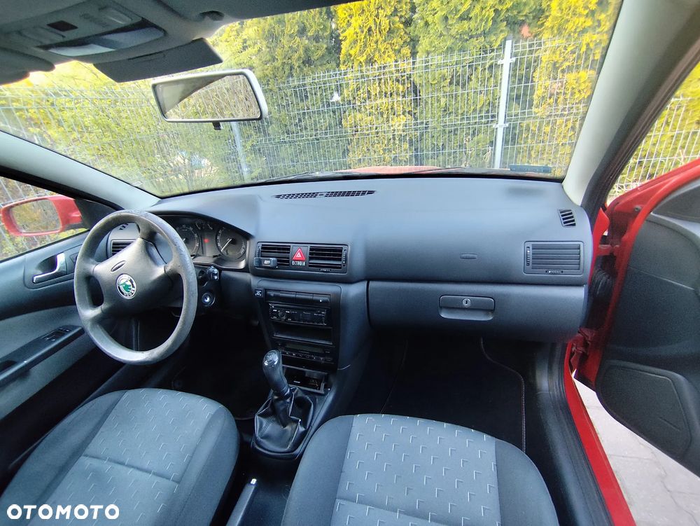 Skoda Octavia 1.6 Tour - 3