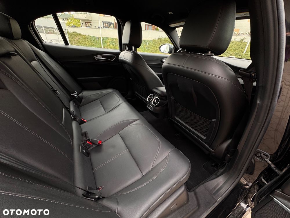 Alfa Romeo Giulia 2.0 Turbo 16V AT8 Veloce - 21