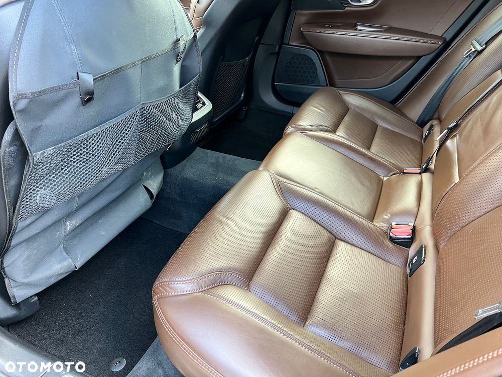 Volvo V90 Cross Country - 12