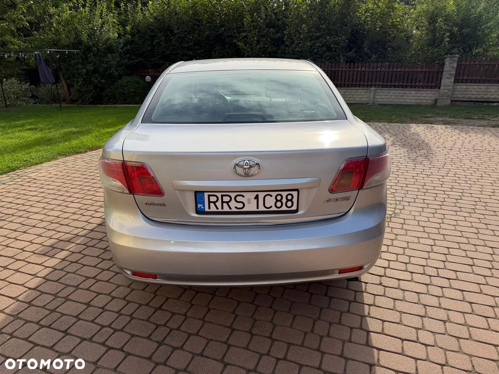Toyota Avensis - 6