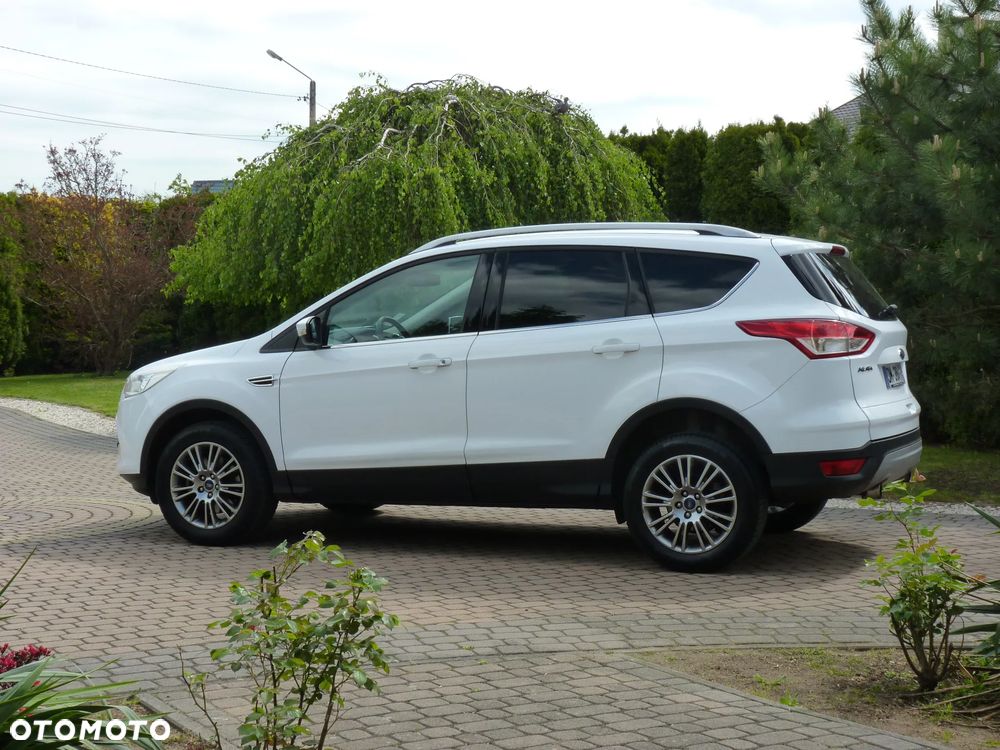 Ford Kuga 2.0 TDCi 2x4 Titanium - 4