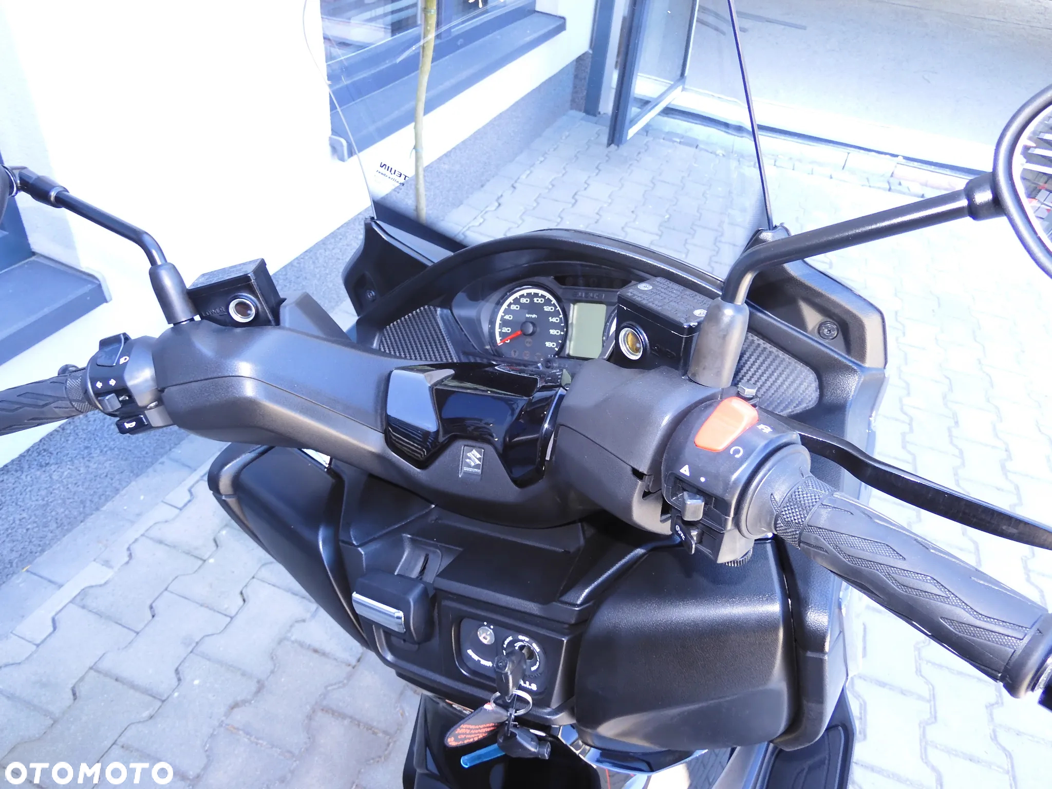 Suzuki Burgman - 15