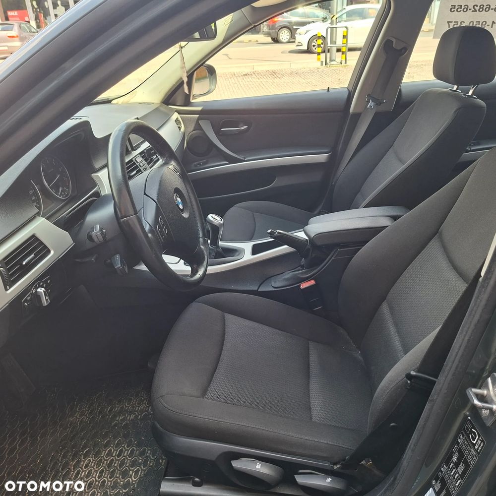 BMW Seria 3 320i - 21