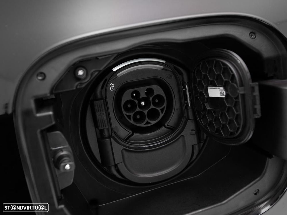 Mercedes-Benz A 250 Limousine e 8G-DCT - 14