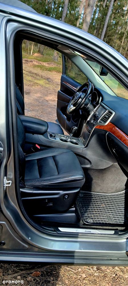 Jeep Grand Cherokee - 20