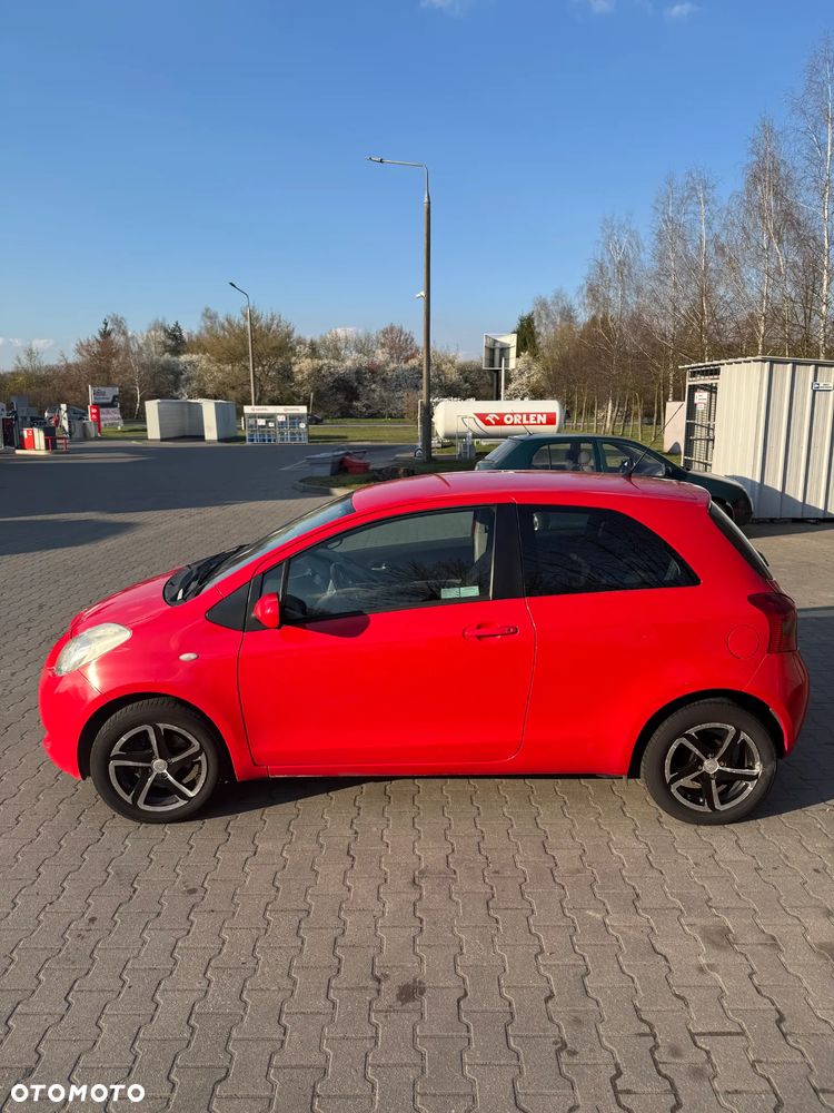 Toyota Yaris 1.3 Sol MM - 10