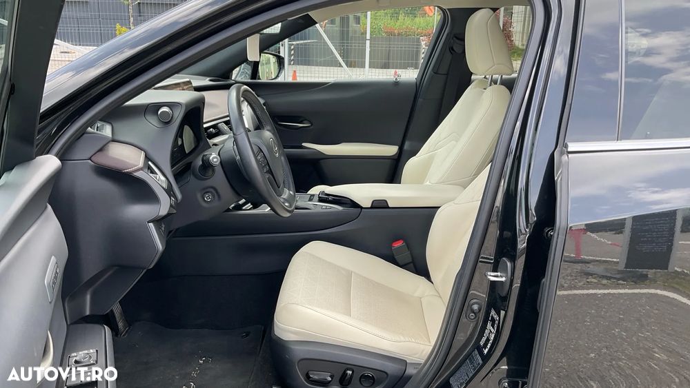 Lexus UX 250h 2.0L HEV 20H- (178 HP) 4X4 CVT Luxury - 13