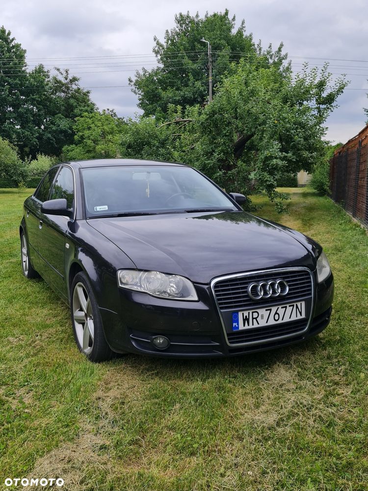 Audi A4 Limousine - 1