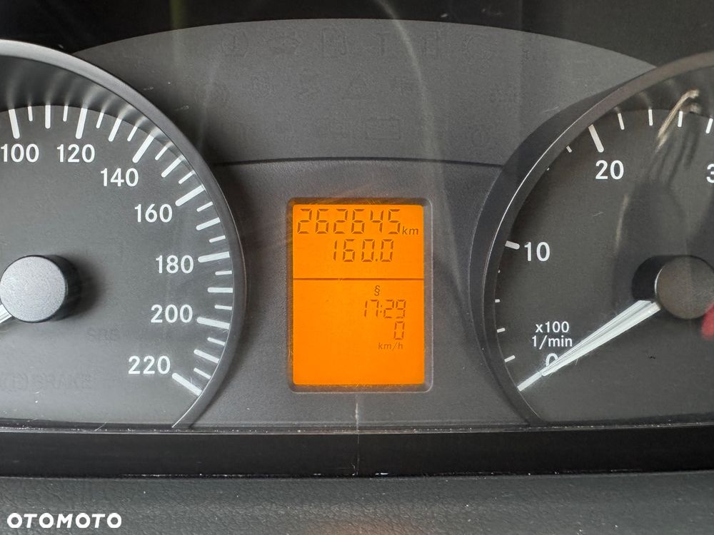 Mercedes-Benz VITO - 24