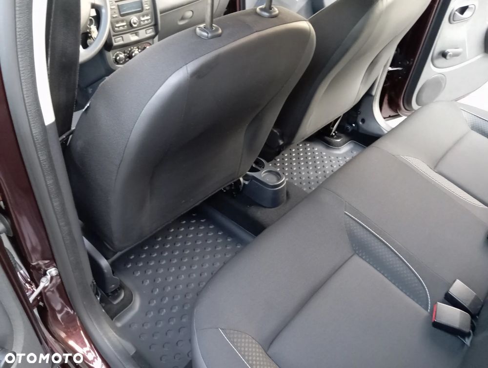 Dacia Duster 1.6 SCe Laureate S&S - 33