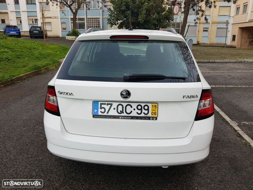 Skoda Fabia Break 1.0 Style - 4