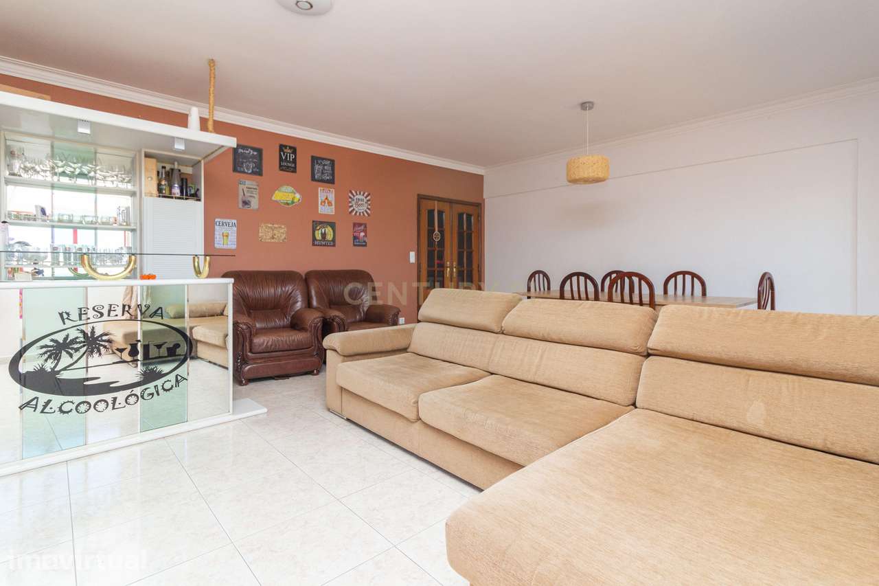 Espaçoso T3 em Alenquer com 142m² e 2 casas de banho - Grande imagem: 2/33