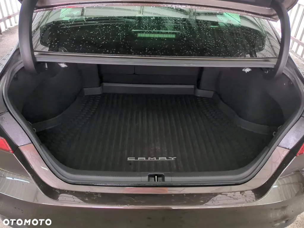 Toyota Camry 2.5 Hybrid Comfort CVT - 15