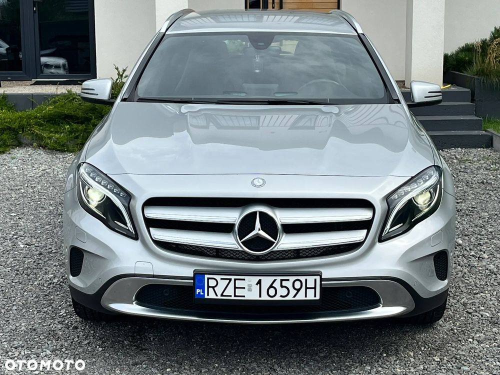 Mercedes-Benz GLA 180 - 3