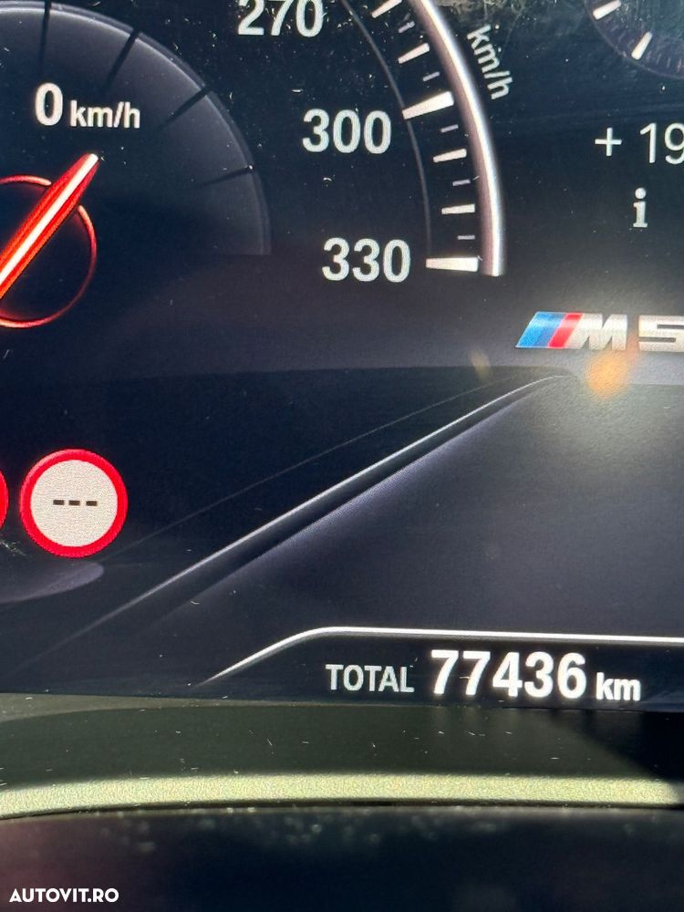 BMW Seria 5 550i xDrive - 16