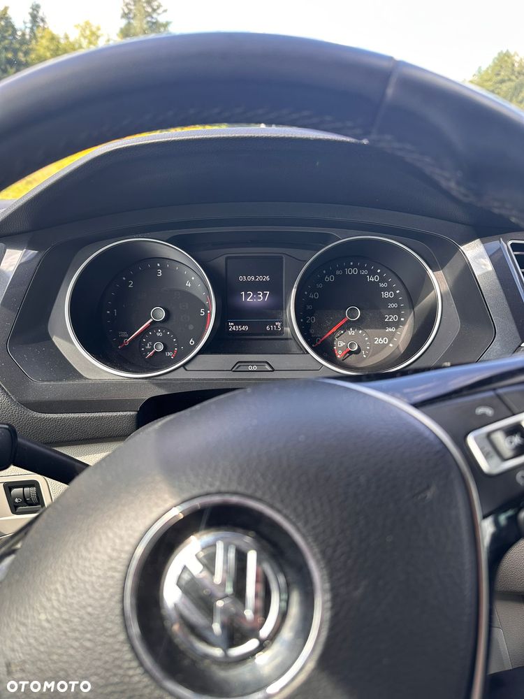Volkswagen Tiguan - 19