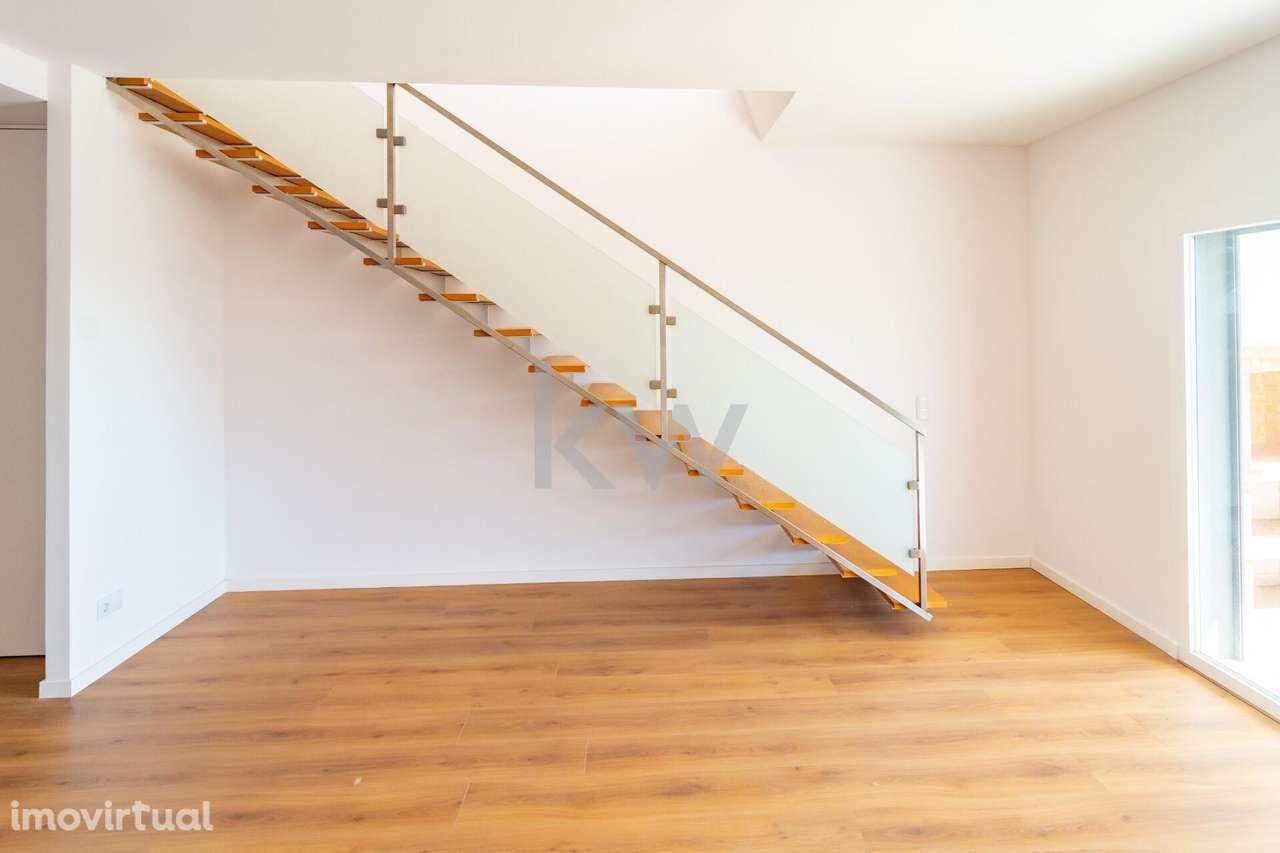 Luxo Raro nas Colinas do Cruzeiro – T3+1 com Mega Box e Terraço Privad - Grande imagem: 2/60