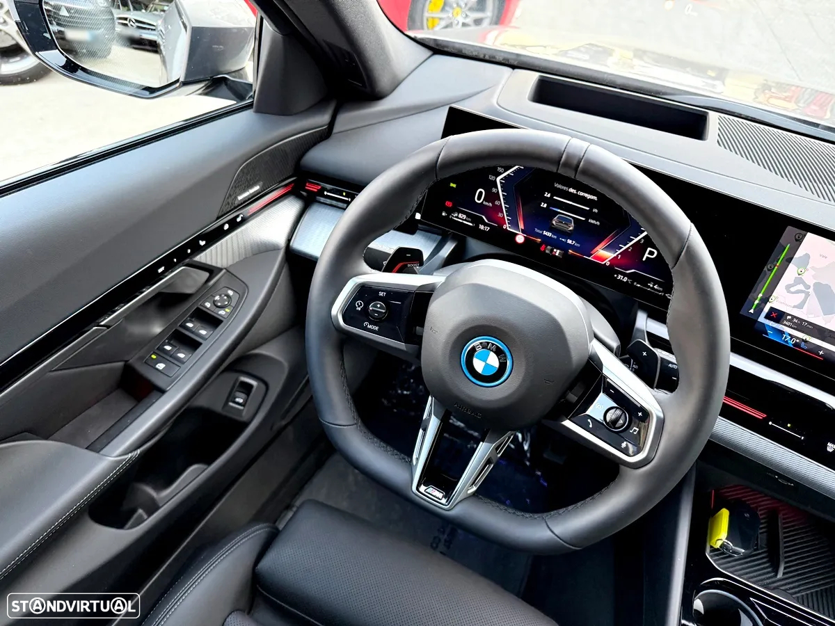 BMW 530 e Pack Desportivo M Pro - 17