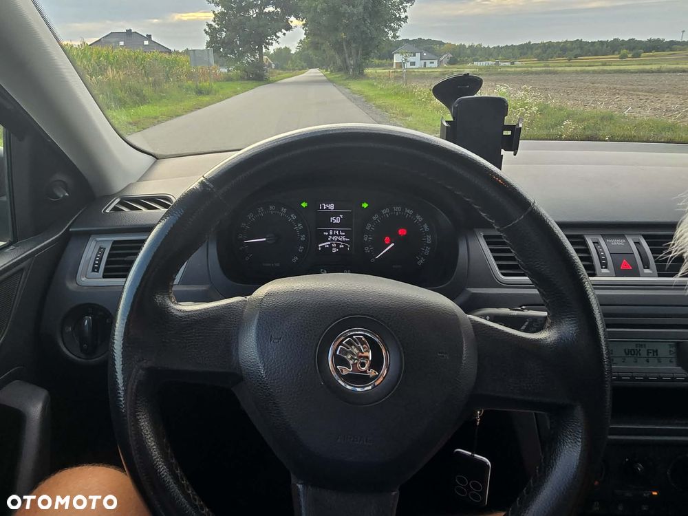 Skoda RAPID - 18
