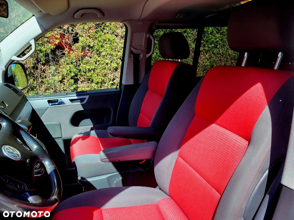 Volkswagen Multivan - 17