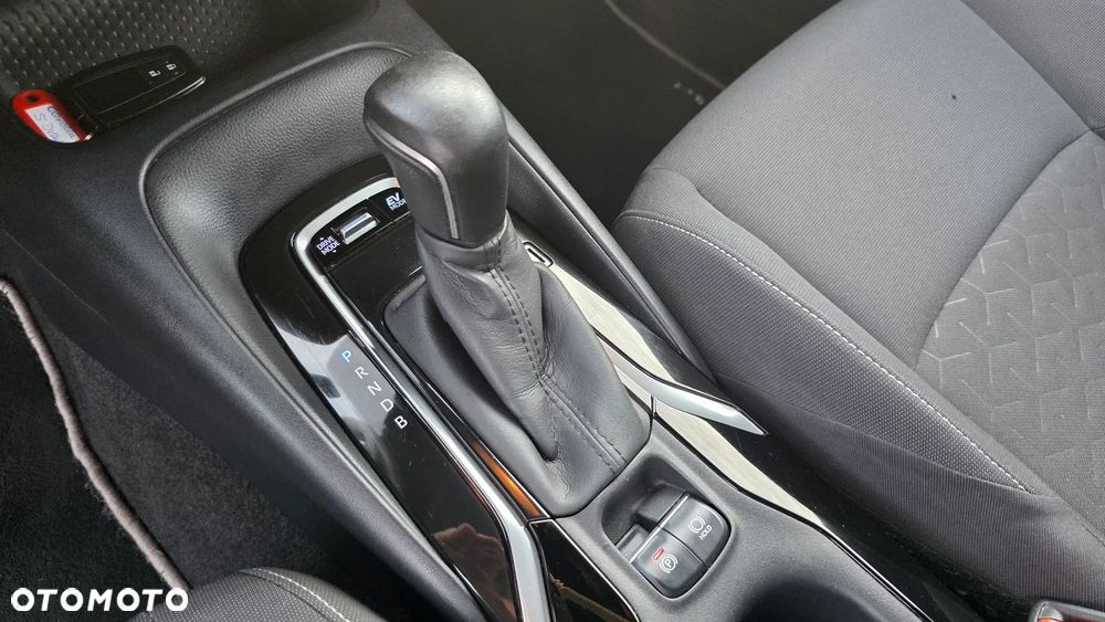 Toyota Corolla 1.8 Hybrid - 17