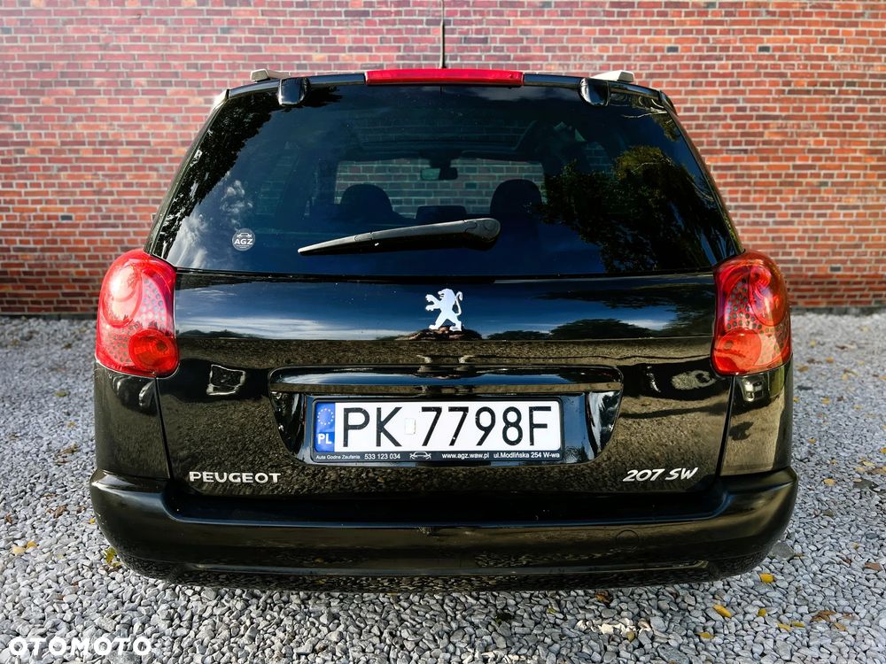 Peugeot 207 - 30