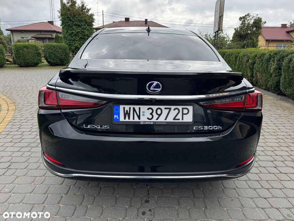 Lexus ES 300h Business Edition + - 6