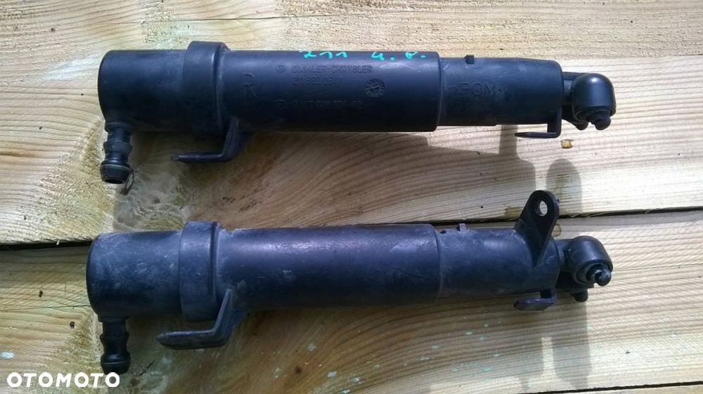 MERCEDES W211 SPRYSKIWACZ LAMPY LEWY PRAWY SPRAWNY - 1