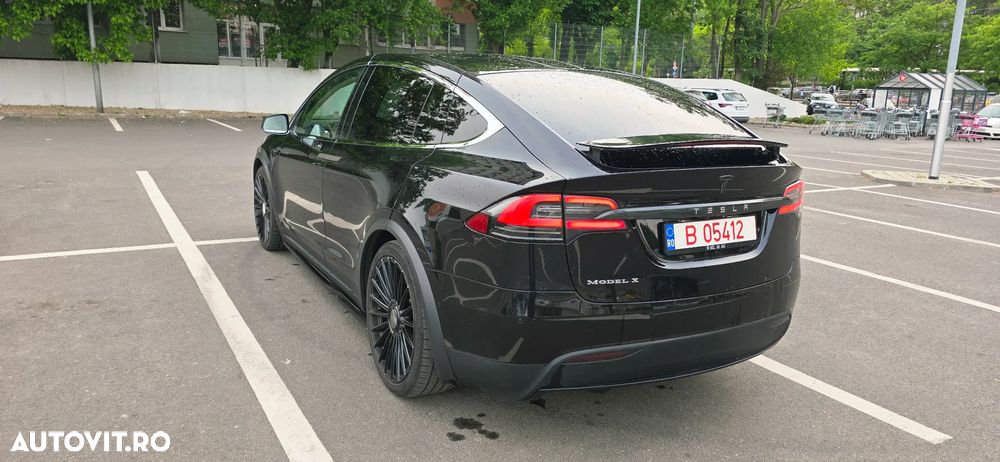 Tesla Model X - 6
