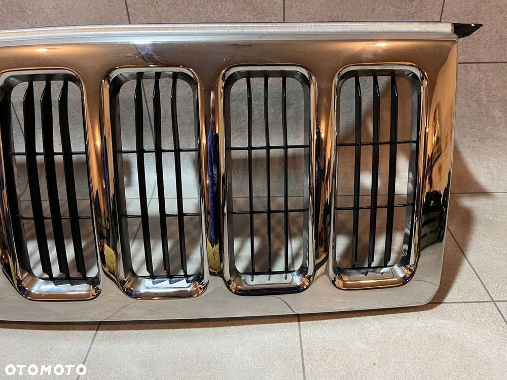 JEEP COMMANDER XK XH ATRAPA GRIL ORYGINAŁ ŁADNY STAN - 5