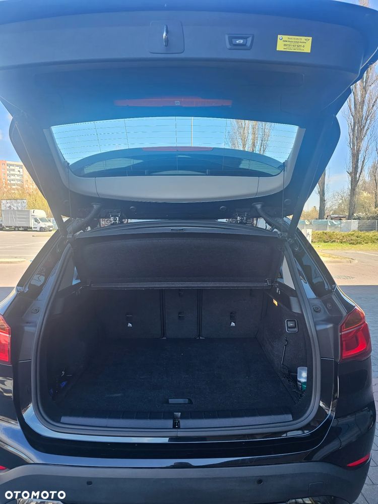 BMW X1 sDrive18i - 12
