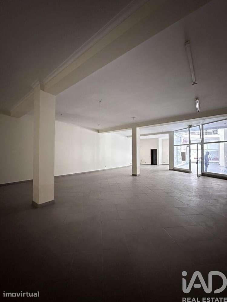 Loja / Estabelecimento Comercial T1 em Lamego (Almacave e Sé) de 143,0 - Grande imagem: 4/5