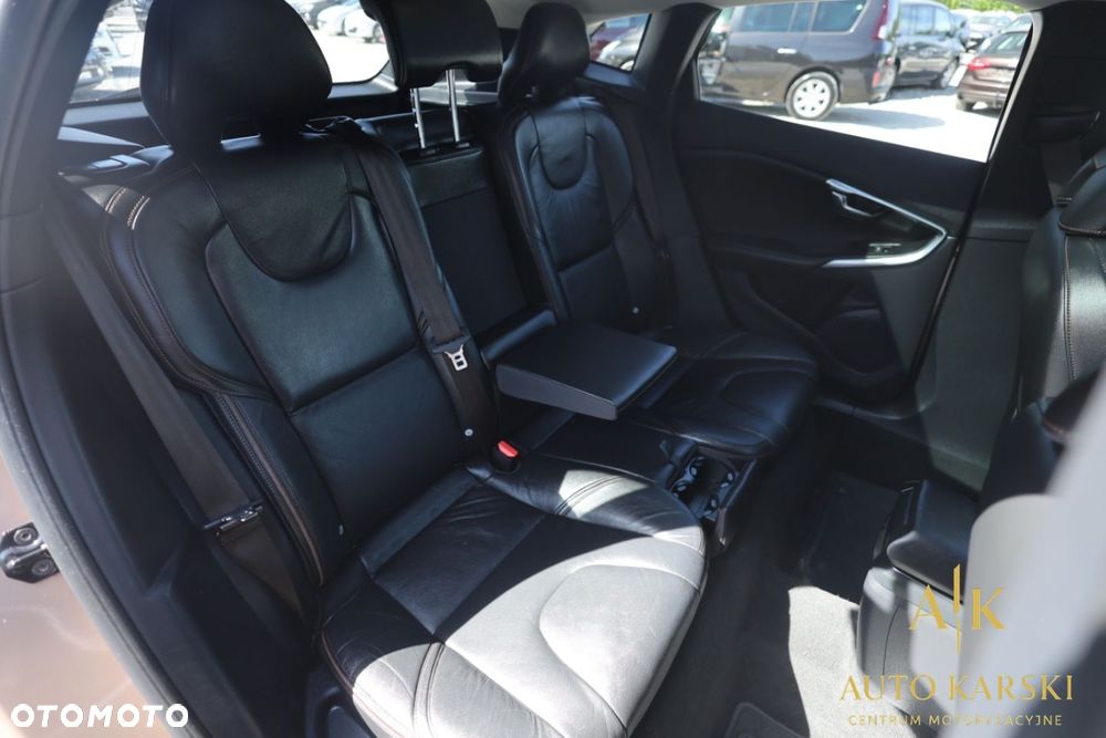 Volvo V40 Cross Country - 35