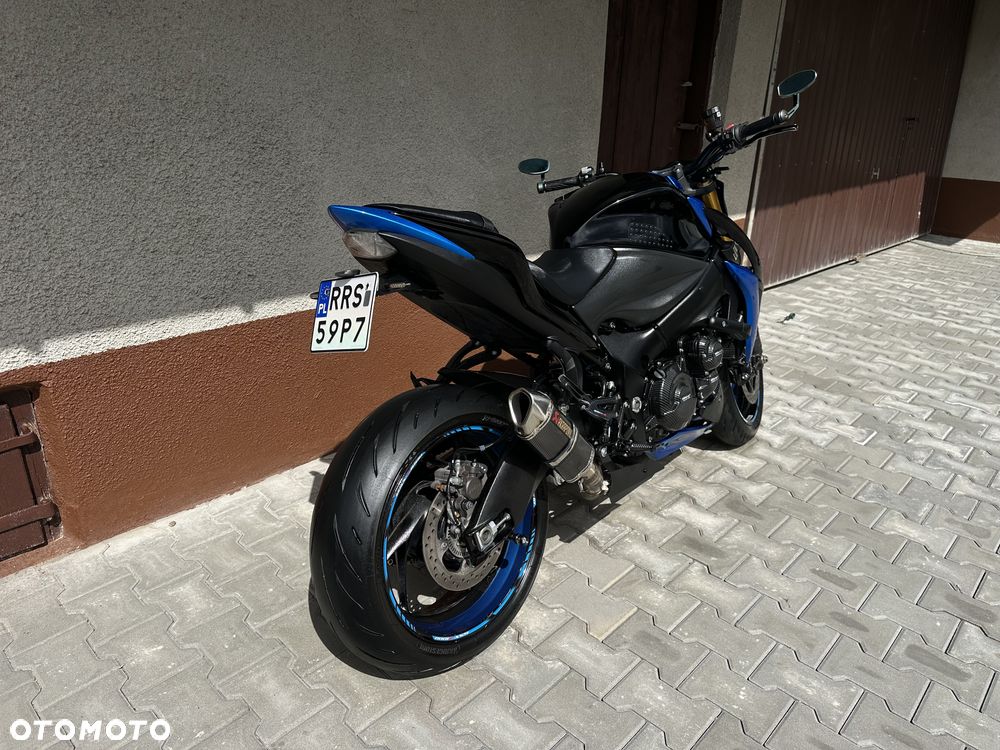 Suzuki GSX - 24