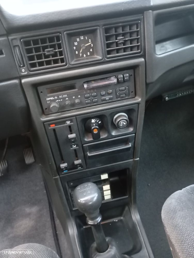 Opel Kadett 1.4 LS - 6