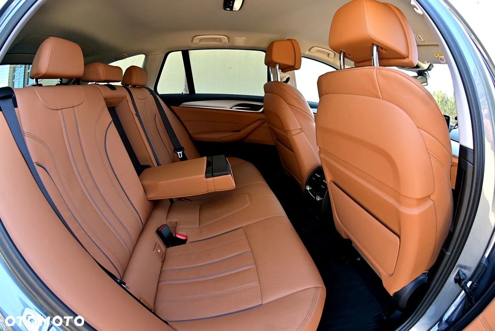 BMW Seria 5 520i - 14