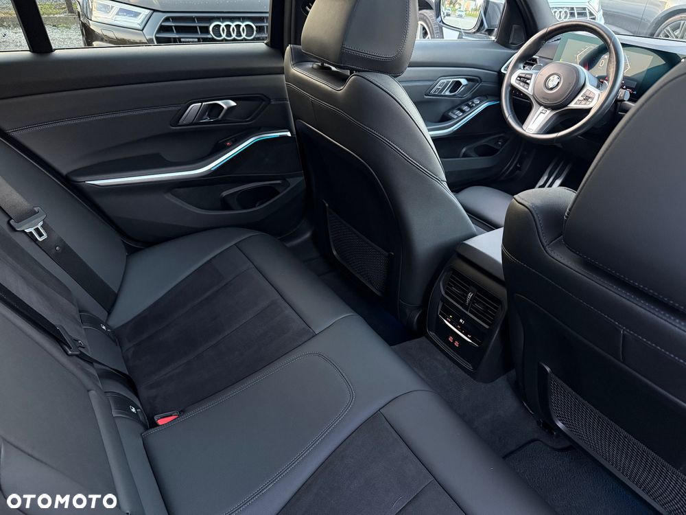 BMW Seria 3 320d xDrive M Sport sport - 16