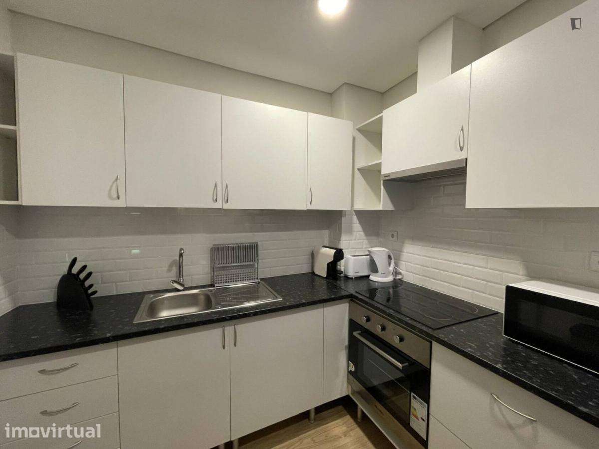 Apartamento com 1 quartos - localizado em Paranhos Porto - Grande imagem: 4/13