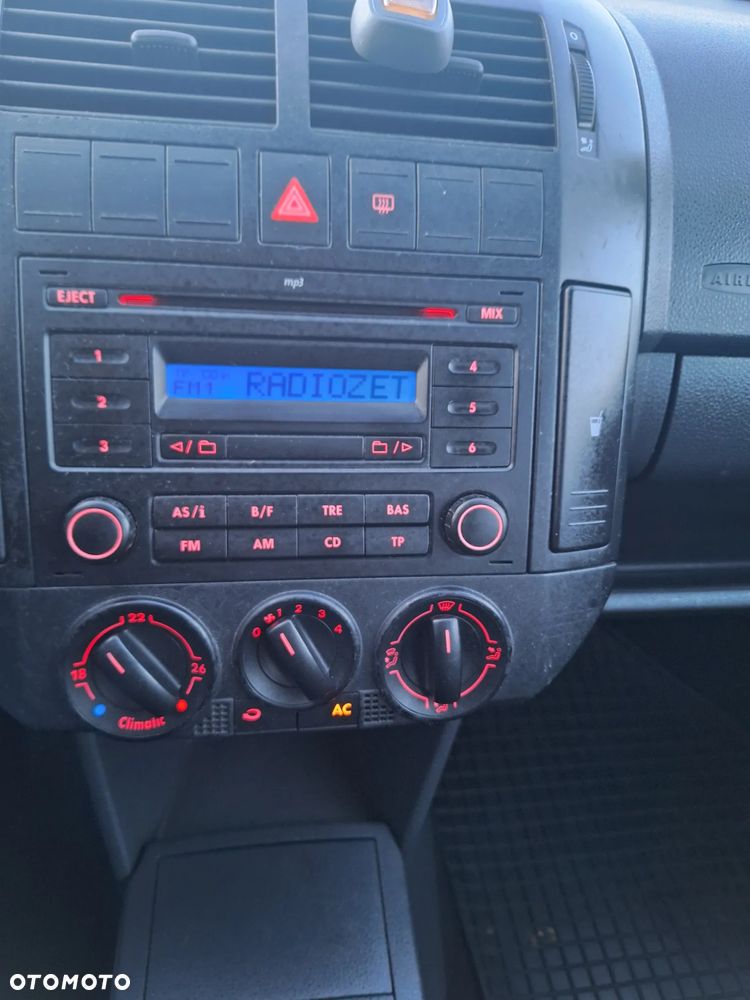 Volkswagen Polo 1.4 Comfortline - 12