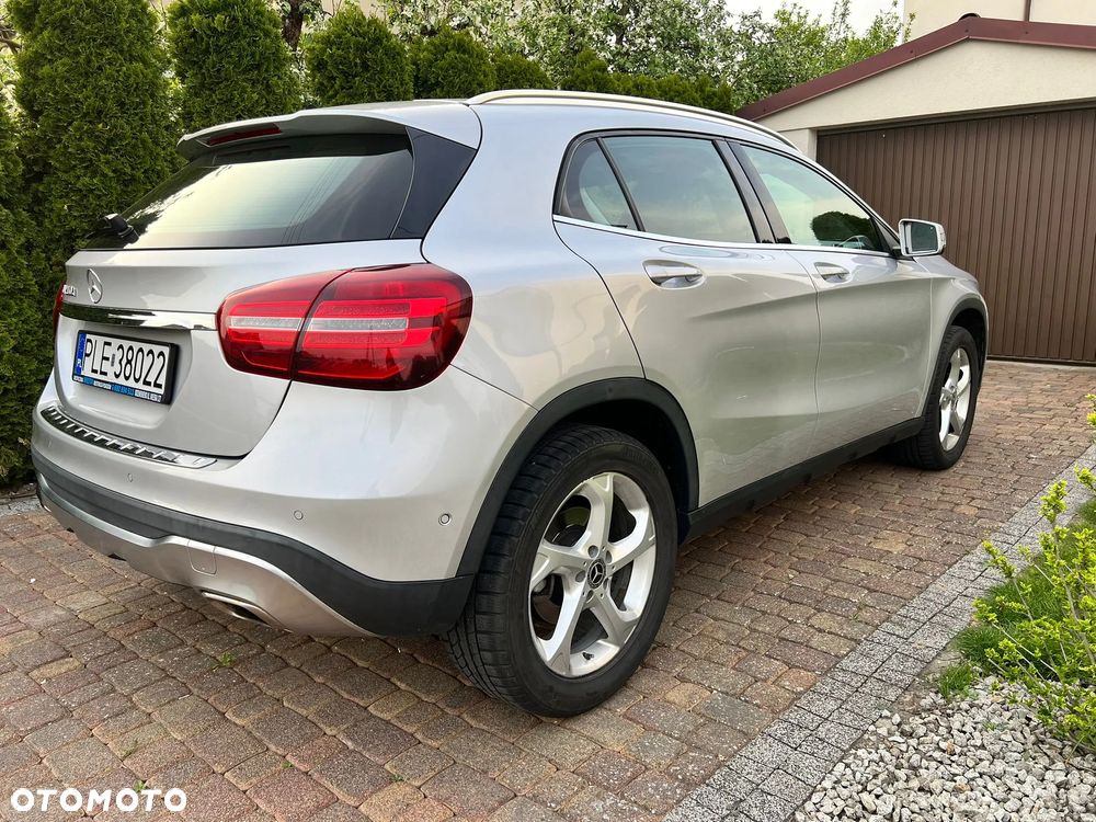 Mercedes-Benz GLA 200 d 7G-DCT AMG Line - 10