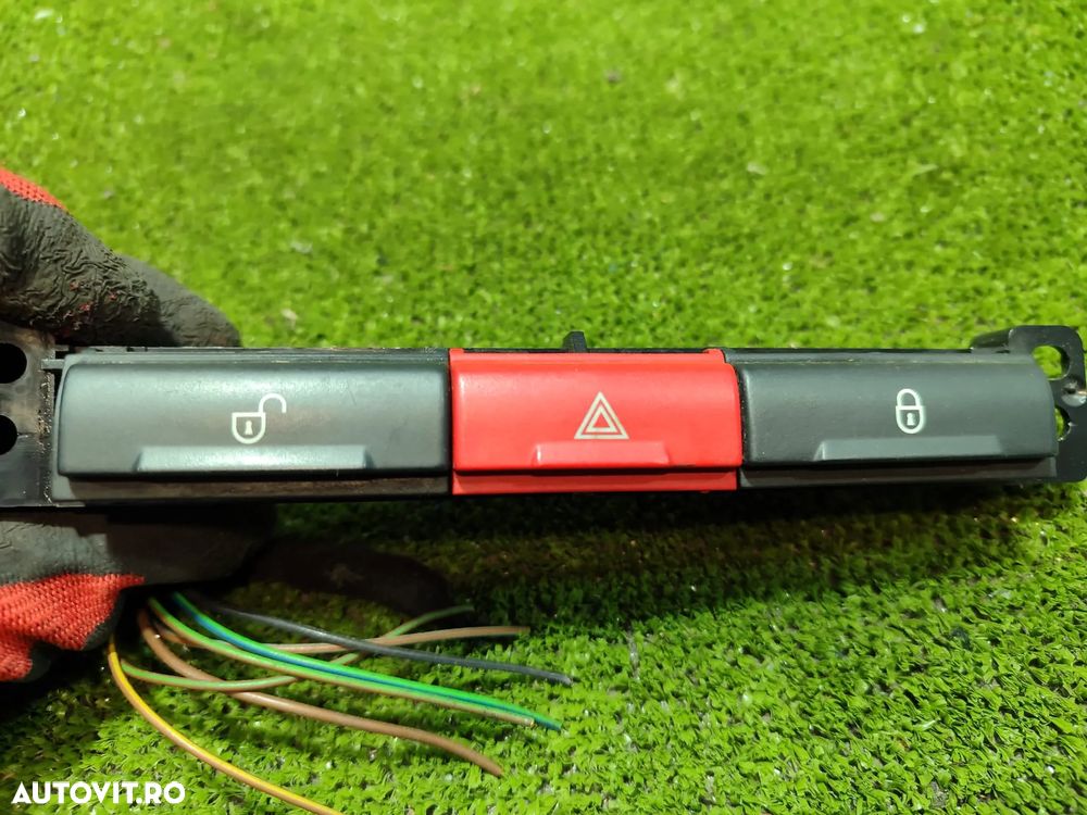 PANOU CONTROL AVARIE + BLOCARE USI LAND ROVER FREELANDER 5 USI 2 2.2 DIESEL 2008 COD OEM 6H52-13D734-AC / 2007-2011 - 2