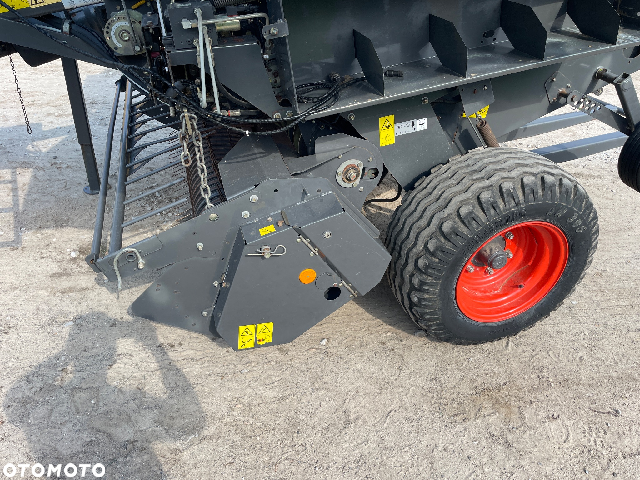 Claas Variant 370 - 13