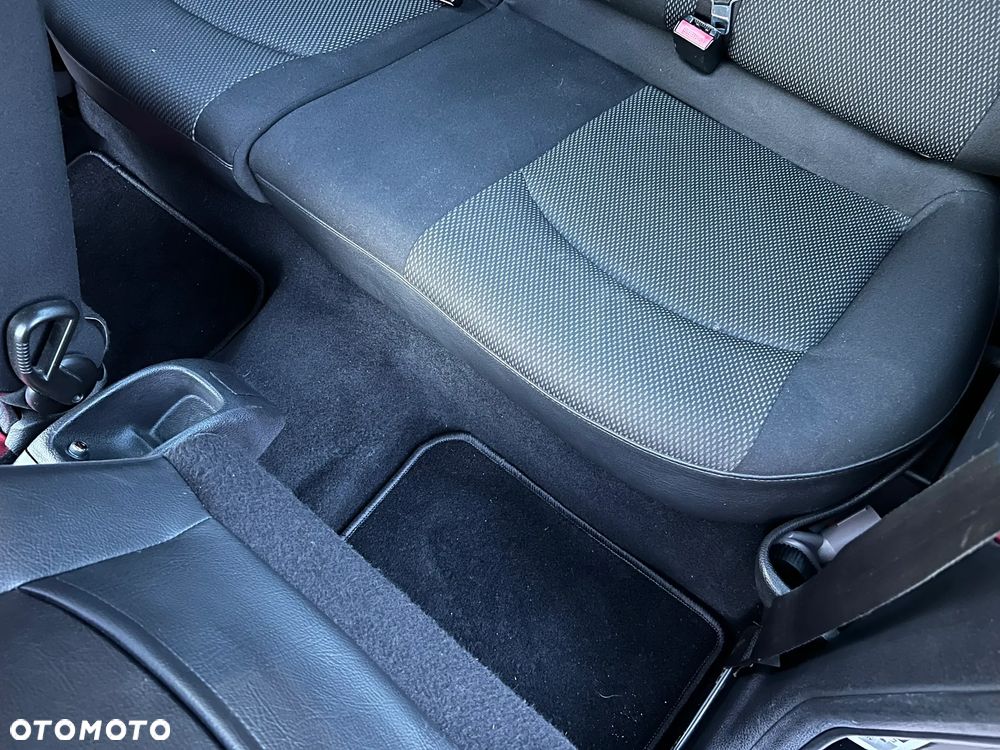 Peugeot 206 75 JBL - 10