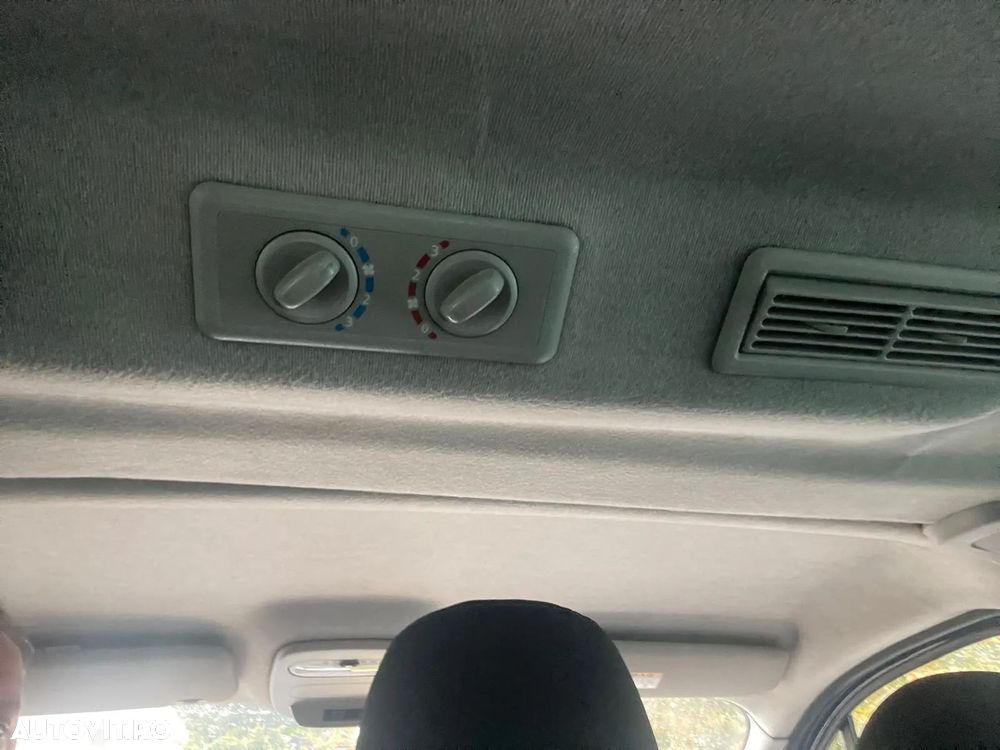 Opel Vivaro - 8