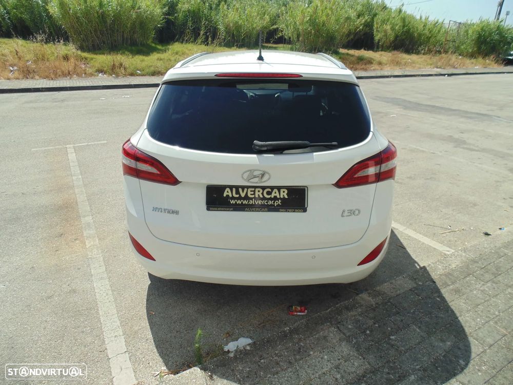 Hyundai i30 SW 1.6 CRDi GO! - 11